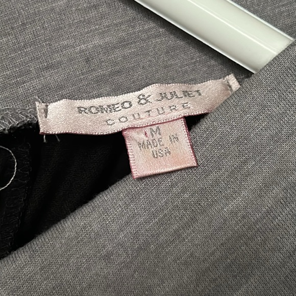 Double V-Neck Dressy -Size M- Romeo & Juliet Couture - Picture 4 of 7